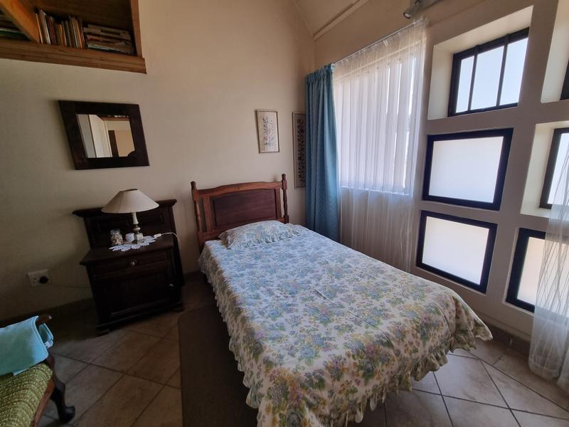 5 Bedroom Property for Sale in Reebok Western Cape